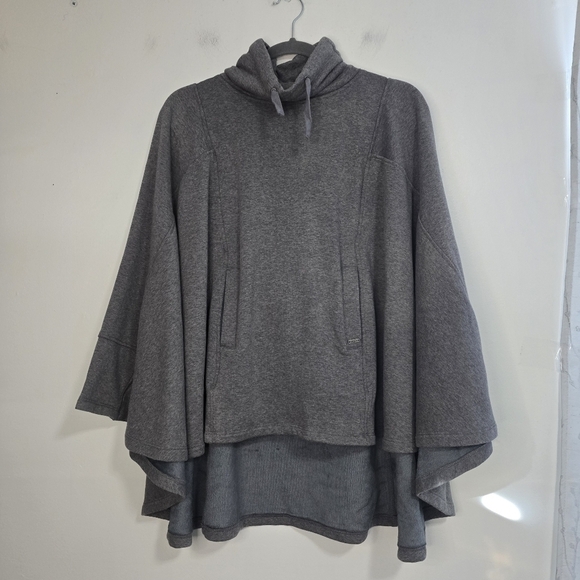 UGG Grey Cowl Neck Blanket Sweater Poncho Cape Kangaroo Pocket Loose soft lounge - Picture 2 of 13